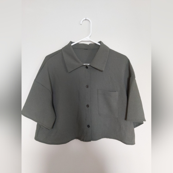Button-Down Cropped Top - Picture 1 of 3